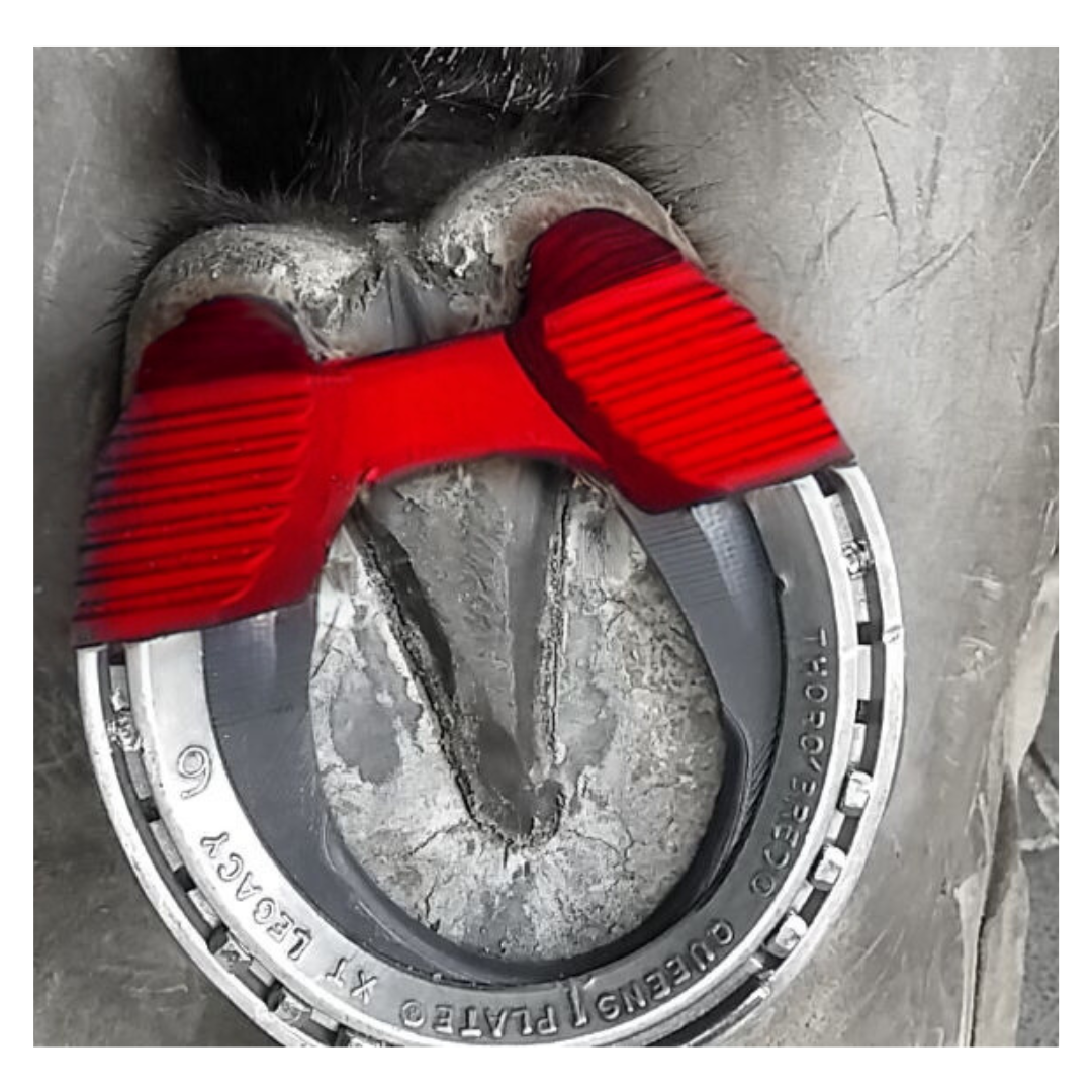 Newly redesigned pads with added magnetic and copper elements strategically placed under the hoof's major arteries promote circulation, reduce inflammation, and aid in healing. Ideal for all horses, especially those with common hoof issues. Get all the benefits of The Black Pads and more!